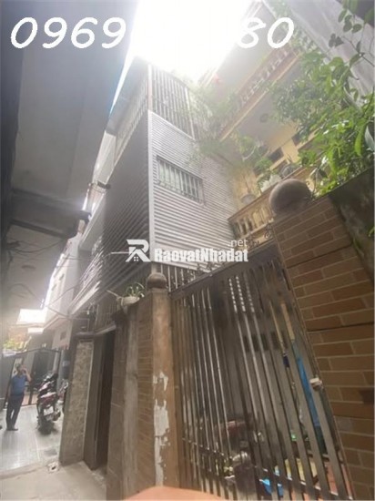 BÁN NHÀ NGUYỄN TRÃI 57 M 4T MT3,2M GIÁ NHỈNH 9 TỶ ! VÀI BƯỚC CHÂN RA ĐƯỜNG NGUYỄN TRÃI . CÒN THƯƠNG LƯỢNG