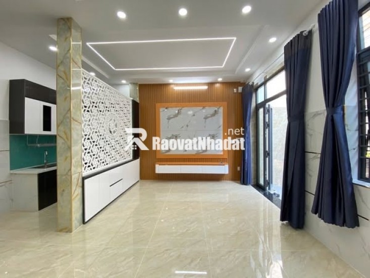 Bán nhà 6x10 - 3 tầng - hẻm oto - giá chỉ 5,x tỷ - ngay đường Tên Lửa nối dài - Bình Tân.