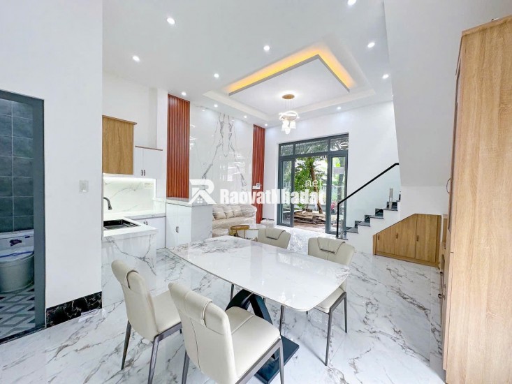 Nhà mới xây Góc 2 mặt tiền, Hẻm 1 Trần Vĩnh kiết- An Bình- Ninh kiều. Cách sân Bóng An Bình 100m