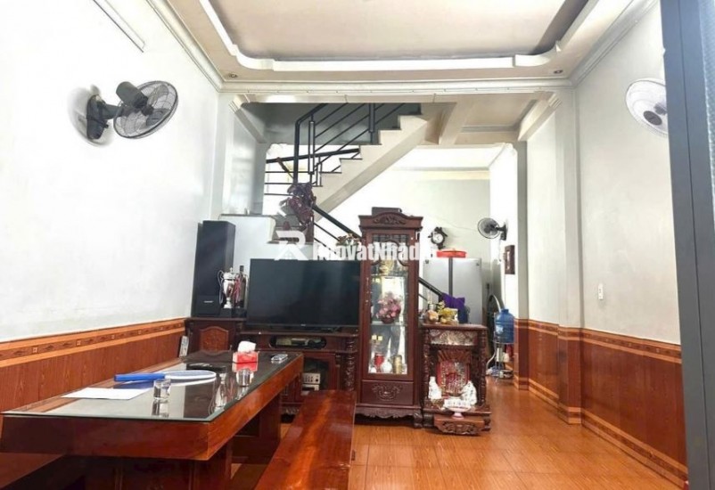 NHÀ ĐẸP THỦ ĐỨC - HẺM XE HƠI - 2 TẦNG BTCT - 4X13 M - NHỈNH 4 TỶ