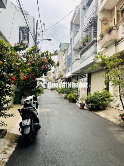 NGANG KHỦNG 6.7M - XE HƠI XĨU TRONG NHÀ - 78m² trung tâm Phường 10 Gò Vấp — nhà trệt lầu 3PN 3WC — cho thuê 15 triệu/tháng — nhỉnh 8.x TỶ