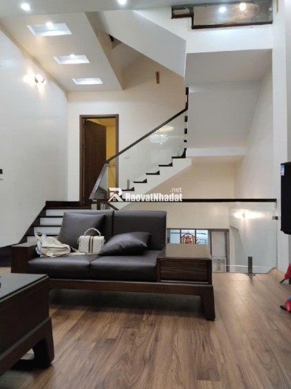 Nhà riêng tại Bắc Cầu, 5.25 tỷ, 44m2, ngõ rộngt VF3 lùi vào ngõ, ba gác vào tận nhà