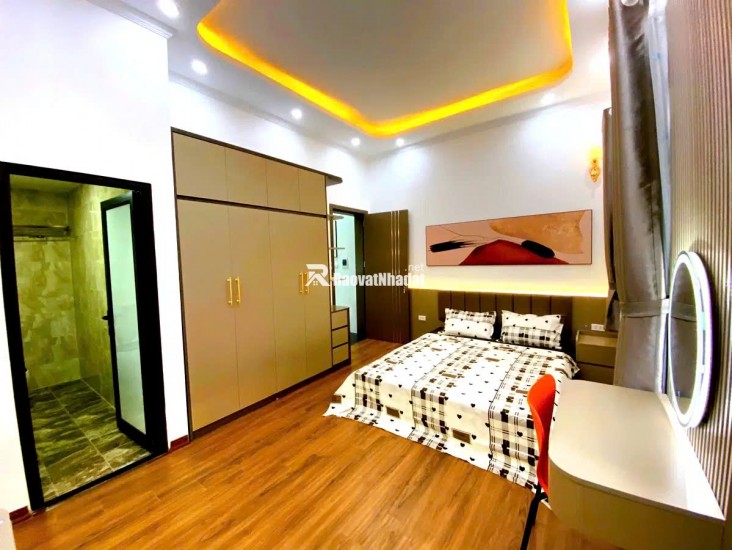 BÁN NHÀ HỒ ĐẦM TRÒN, BA ĐÌNH, 40M2 7 TẦNG MT 4M GIÁ 8.3TỶ- NGÕ THÔNG-GẦN HỒ SÁT PHỐ - GẦN LĂNG BÁC.