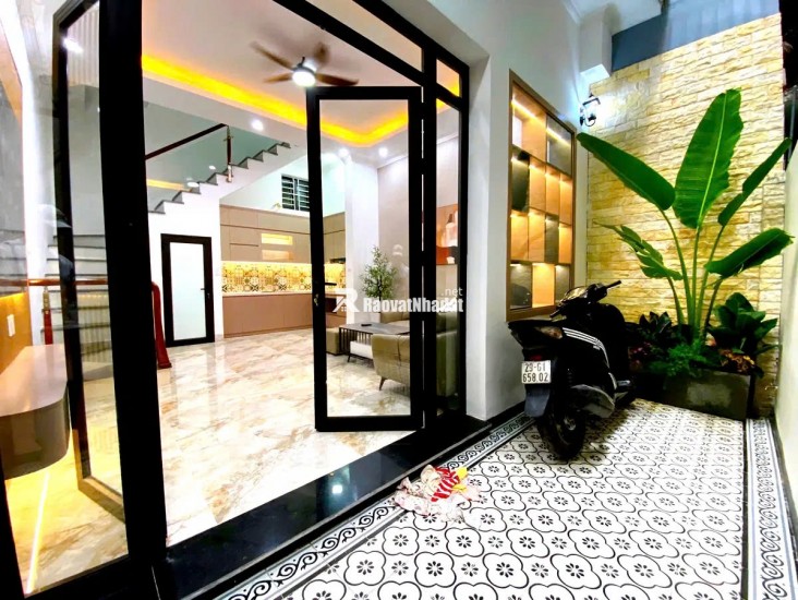 BÁN NHÀ HỒ ĐẦM TRÒN, BA ĐÌNH, 40M2 7 TẦNG MT 4M GIÁ 8.3TỶ- NGÕ THÔNG-GẦN HỒ SÁT PHỐ - GẦN LĂNG BÁC.