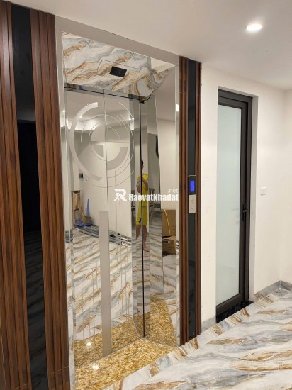 Bán Nhà Phố Hoàng Cầu - 45m x 7 Tầng Thang Máy - Ô Tô Đỗ Cửa - Giá 15,3 tỷ