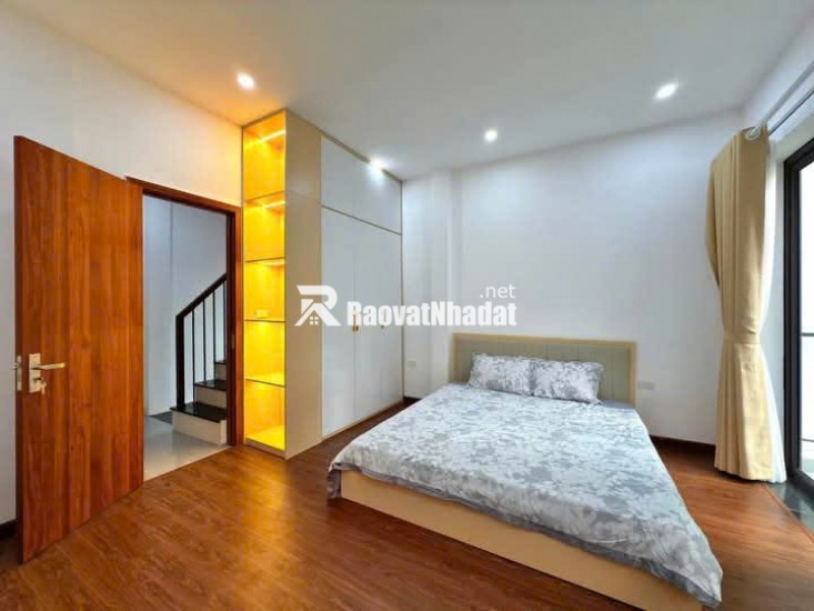 Chính chủ cần bán gấp nhà Hoàng Văn Thái 50m giá 13 tỷ khu phân lô quân đội , ô tô tránh