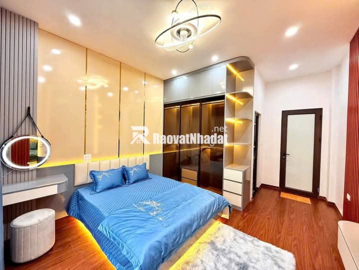 Chính chủ cần bán gấp nhà Hoàng Văn Thái 50m giá 13 tỷ khu phân lô quân đội , ô tô tránh