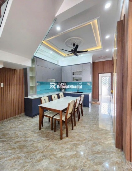 NHÀ PHỐ CỰC ĐẸP TẠI TAM GIÁC KINH TẾ THÀNH PHỐ DĨ AN.