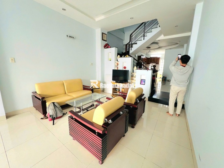 CHÍNH CHỦ CHO THUÊ NHÀ FULL NỘI THẤT, HẺM OTO, ĐƯỜNG QUANG TRUNG 15TR