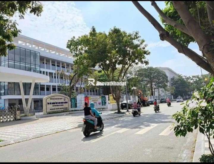 Phú thượng - Tây Hồ, Đất Cạnh Ciputra, Ô tô Qua Lại, 120 m2 , Mặt Tiền 6m,  18,8 tỷ. LH ; 0978818618
