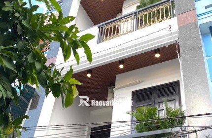 Bán nhà 2 tầng tại Quận 4 - 2PN, 1WC, pháp lý đầy đủ, giá chỉ 1,7 tỷ