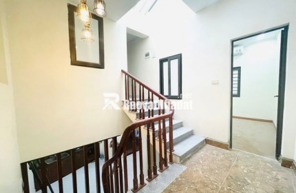 RẺ NHẤT THÁI THỊNH ĐỐNG ĐA 7.8 TỶ 51M NGÕ NÔNG VÀI BƯỚC RA MP THÁI THỊNH, CHỈ VIỆC XÁCH VALI VỀ Ở