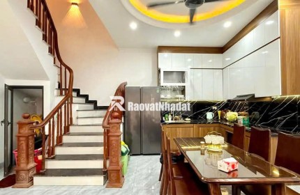 Chính chủ cần bán gấp nhà Hoàng Văn Thái 50m giá 13 tỷ khu phân lô quân đội , ô tô tránh