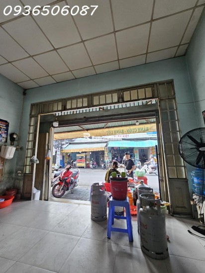 CĂN HỘ DỊCH VỤ NGAY MẶT TIỀN ĐƯỜNG BÙI VĂN BA TRUNG TÂM QUẬN 7 NGANG 6mx DÀI 25m HIỆN TẠI THU 35 tr/ tháng Giá : 18.5 tỷ