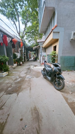 chính chủ b.á.n đất phân lô Triều Khúc oto ngủ trong đất 50m, tương lai mặt đường Lương Thế Vinh kéo dài. diện tích 50m chỉ 13.xt