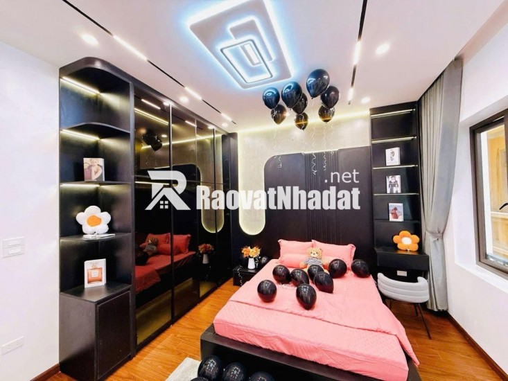 Bán nhà phố Đại La, quận Hai Bà Trưng, 54m, sát mặt phố, tặng full nội thất cao cấp , 12.5 tỷ