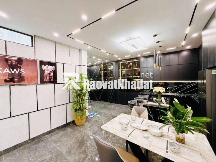 Bán nhà phố Đại La, quận Hai Bà Trưng, 54m, sát mặt phố, tặng full nội thất cao cấp , 12.5 tỷ