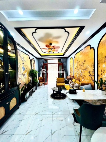 Bán nhà phố Dương Văn Bé,  33m, ngõ nông , gần đường ô tô  tránh , vị trí đẹp , nội thất cao cấp 7.95 tỷ