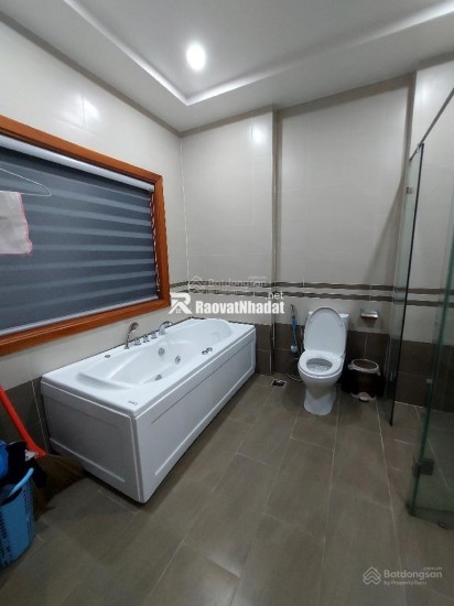 Nhà phố Hoàng Quốc Việt - 5 tầng BTCT có cả thang máy - full nội thất gỗ - chỉ với 9 tỷ