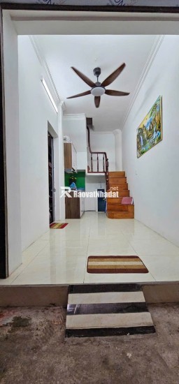 3.7 TỶ - 5 TẦNG - NHÀ ĐẸP Ở NGAY - KCBT CHẮC CHẮN - TRUNG TÂM ĐỐNG ĐA
