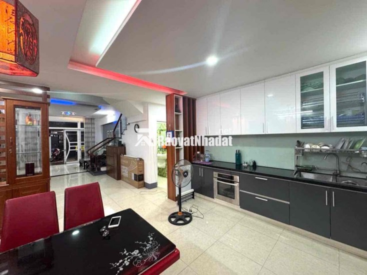 Bán nhà đẹp kiên cố  4 phòng ngủ khu dân trí cao, Đà Nẵng