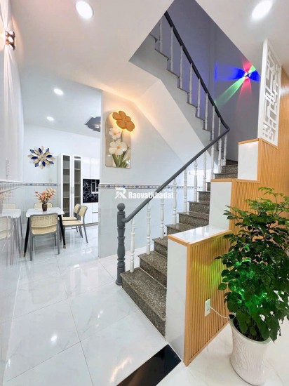 **CẦN BÁN NHÀ MỚI GIÁ RẺ** CHÍNH CHỦ, CÔNG CHỨNG NGAY.