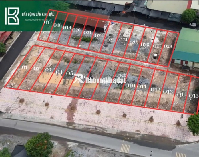 Đất nền , vẻ hè 11m, Không ép xây dựng - sát vách Đông Anh. Hà Nội