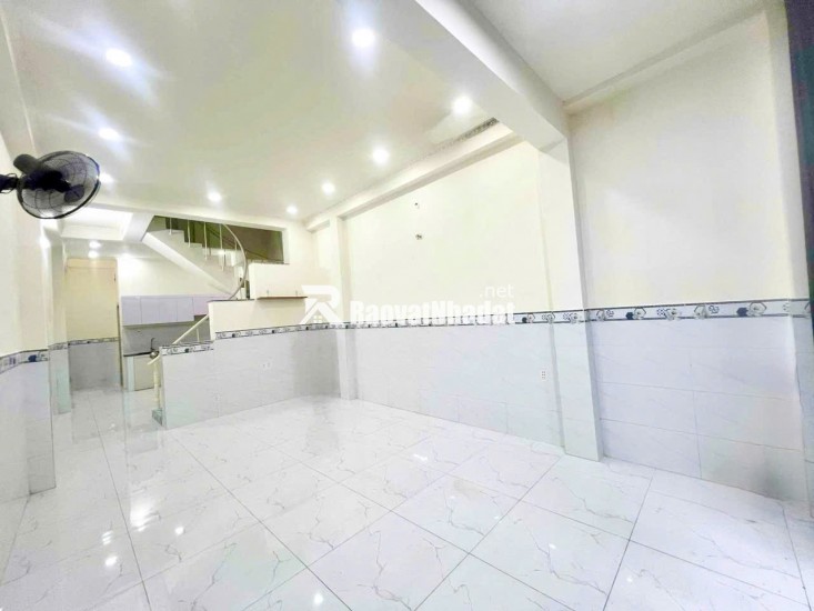 Bán nhà Q10, thông CMT8, oto trong nhà, 44M2, cao 2 tầng 2 phòng: Nhỉnh 6 Tỷ.