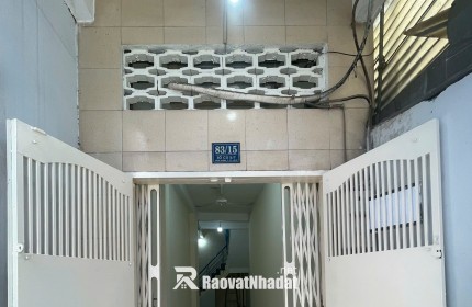 Cho thuê nhà 83/15 Hoà Hưng, Q10 giá 11tr/tháng, 2.7x15m