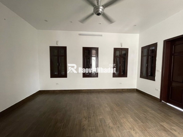 Chính chủ bán biệt thự lô góc khu nhà ở 18-4 Thanh Bình Mỗ Lao DT 165m2 x 3 tầng giá 31.9 tỷ