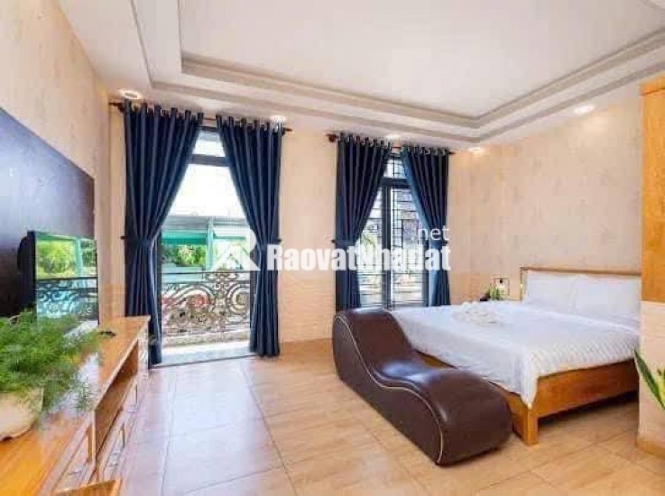Bán nhà mặt phố Phan Chu Trinh, Vũng Tàu, diện tích 180m2, giá 23 tỷ, sổ hồng. Liên hệ: 0797922499.