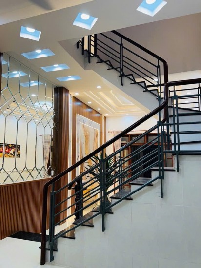 LIÊN KHU 1-6  - BÌNH TRỊ ĐÔNG - BÌNH TÂN - 56M2 (4x14) NHÀ 3 TẦNG KIÊN CỐ - HẺM ÔTÔ 7M VIVU - KHU VIP AN NINH - MUA BÁN SẦM UẤT - SỔ VUÔNG VỨC - CHỈ 5 TỶ 530 CÒN TL