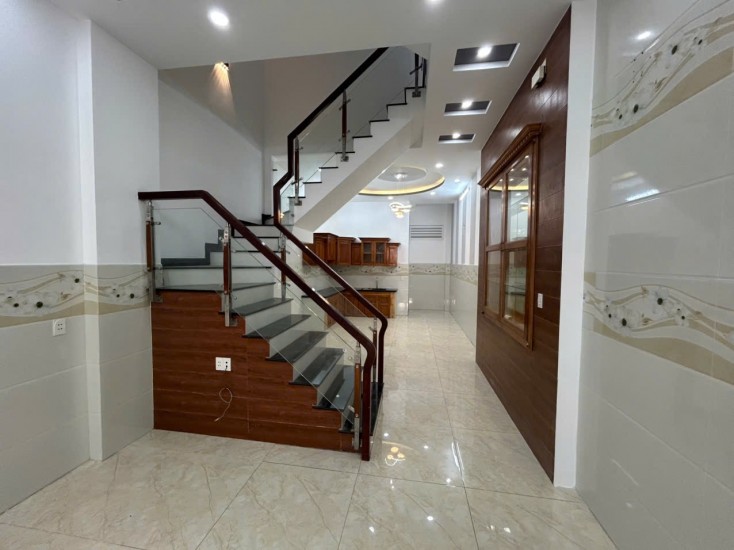 LÊ VĂN QUỚI - BÌNH TRỊ ĐÔNG - BÌNH TÂN - 80M2 (4x20) NHÀ XÂY MỚI 4 TẦNG - HẺM ÔTÔ VÀO NHÀ - NGAY CHỢ KD MUA BÁN SẦM UẤT - CHỈ 6,6 TỶ CÒN TL