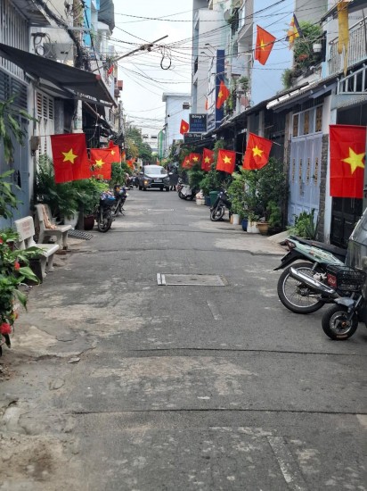 Bình Tân, Lê Văn Quới Ngay Chợ KD Mua Bán Sầm Uất, DT 56m2 (4x14m) 4 Tầng, Hẻm Xe Ôtô, Nhỉnh 6 Tỷ Còn TL