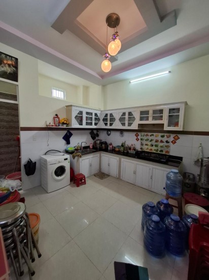 Bình Tân, Lê Văn Quới Ngay Chợ KD Mua Bán Sầm Uất, DT 56m2 (4x14m) 4 Tầng, Hẻm Xe Ôtô, Nhỉnh 6 Tỷ Còn TL