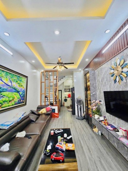 Chính chủ bán nhà Tân Xuân, Bắc Từ Liêm, DT 35m2, vị trí siêu đẹp, ô tô đỗ cửa