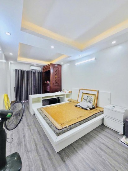 Chính chủ bán nhà Tân Xuân, Bắc Từ Liêm, DT 35m2, vị trí siêu đẹp, ô tô đỗ cửa