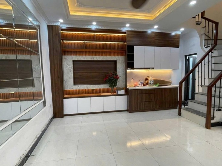 MẶT NGÕ RỘNG - CÁCH MẶT PHỐ 50M THÔNG VÕNG THỊ, 5 Phút Ra Hồ Tây