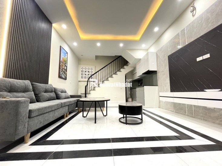 SIÊU PHẨM ĐỘI CẦN - VỊ TRÍ SIÊU ĐỈNH  10M RA MẶT PHỐ -  NHÀ ĐẸP Ở NGAY