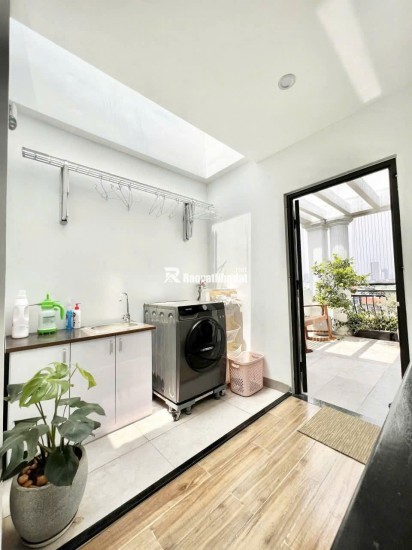 NHÀ ĐẸP- GIÁ TỐT - Vị Trí Đắc Địa Tại Khu Đấu Giá Ngõ Cổng Kiến Hưng, Hà Đông DT 50m2x 7T giá 16.3 tỷ