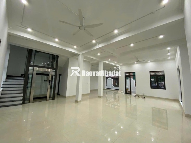 Bán nhà mặt phố Sa Đôi Đại Mỗ Nam Từ Liêm lô góc 3 mặt thoáng diện tích 210m2x 4 tầng MT 15m2 giá 63.9 tỷ