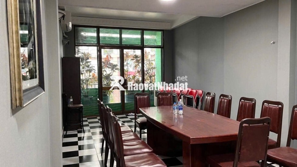 MẶT TIỀN NGUYỄN VĂN NGUYỄN Q1, MẶT SAU HXH - DIỆN TÍCH 82M2 (4M x 20.5M) - NHÀ 5 TẦNG THANG MÁY - ĐANG CHO THUÊ 50 TRIỆU/THÁNG - GIÁ CHÀO 30 Tỷ. 

+
