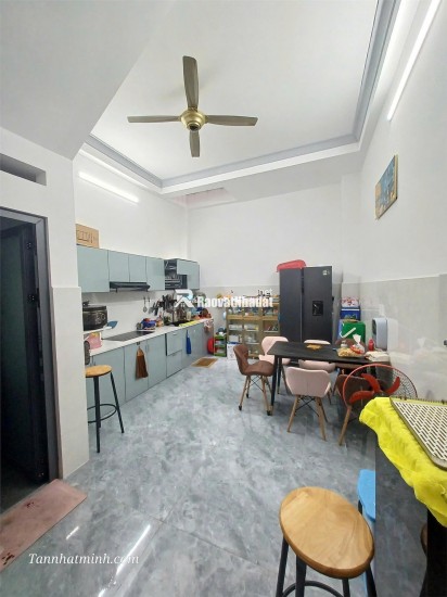 PHAN VĂN TRỊ, P5, GÒ VẤP, ĐỐI DIỆN EMART, 62M2, HẺM XE HƠI, 4 TẦNG, 7.8 TỶ