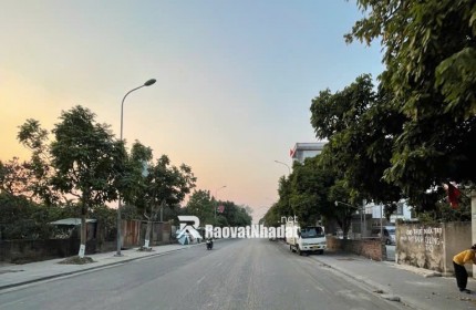 Bán Gấp - Tằng My- Nam Hồng – Đông Anh 70 m2 . mặt tiền: 5 m Đường rộng 3.5 m .giá chào 4,4 tỷ. Liên hệ: Nhung Omi: 0348866668