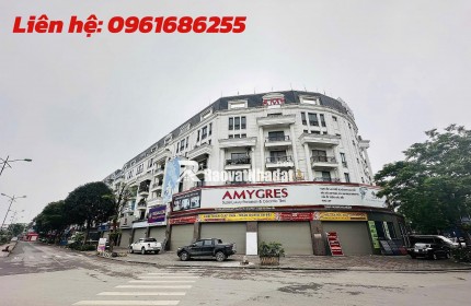 Bán nhà tòa văn phòng lô góc mặt phố Văn Khê 7 tầng thang máy diện tích 341m2 giá 164 tỷ