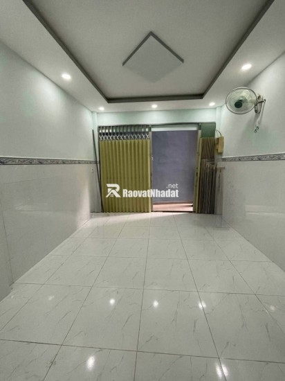 Bán nhà Hồng Lạc, ngay Lạc Long Quân, trung tâm Tân Bình, 24m2 - 2 tầng, chỉ hơn 2 tỷ.