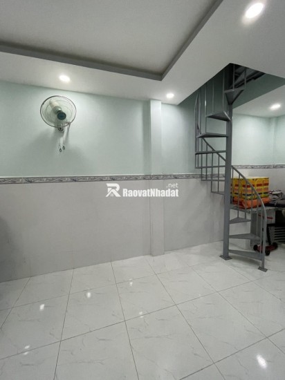 Bán nhà Hồng Lạc, ngay Lạc Long Quân, trung tâm Tân Bình, 24m2 - 2 tầng, chỉ hơn 2 tỷ.