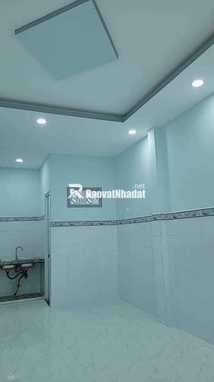Bán nhà Hồng Lạc, ngay Lạc Long Quân, trung tâm Tân Bình, 24m2 - 2 tầng, chỉ hơn 2 tỷ.