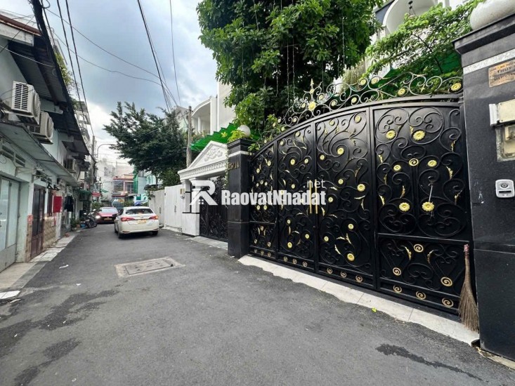 Nhà BTCT 4x13 HXH 1 trệt 2 lầu sân thượng 5PN chỉ 6,1 tỷ