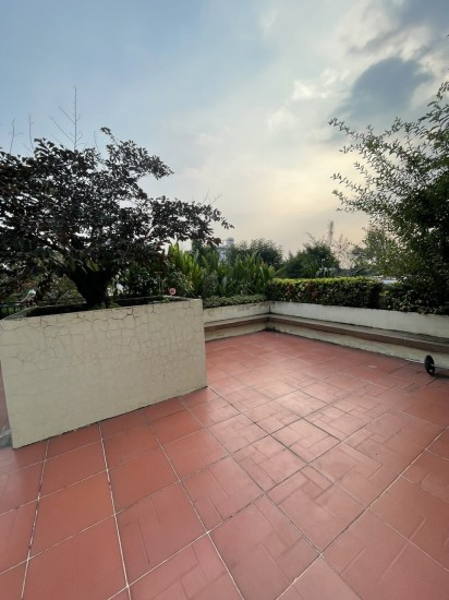 Chủ đi định cư bán gấp căn biệt thự sân vườn, 360m2, KDC Sadeco Phước Kiển, đối diện trường RMIT